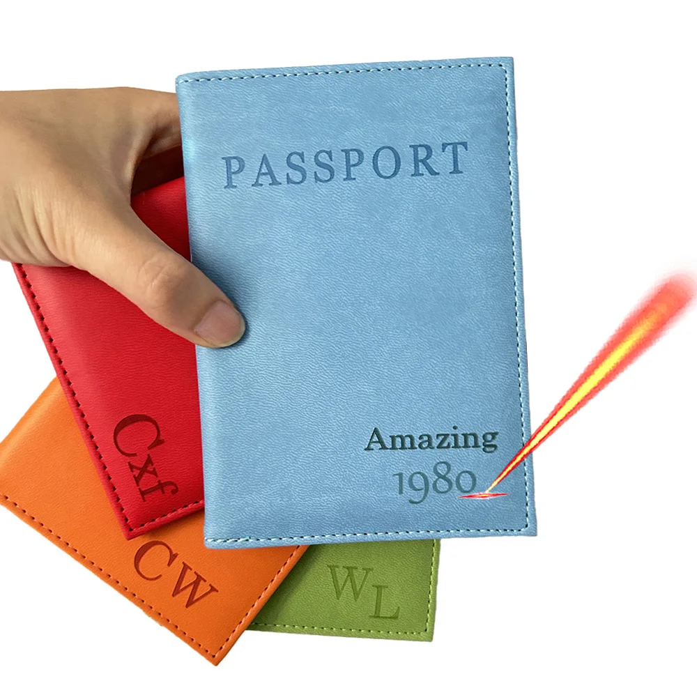 Besplatno Personalizirane cover za putovnice s imenima Vlasnika putovnice Mr Mrs Poklon Prometni navlake za putovnice